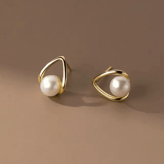 Elegant Pearl Stud Earrings - Berry Pop Co