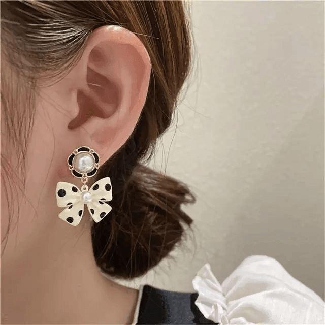 Trendy White Pearl Bow Earrings - Berry Pop Co