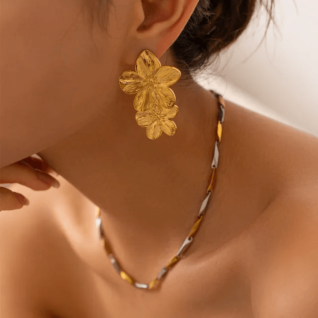 Gold Flower Drop Earrings - Berry Pop Co