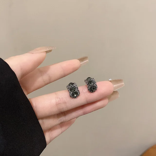 Black Dimond Studded Earring