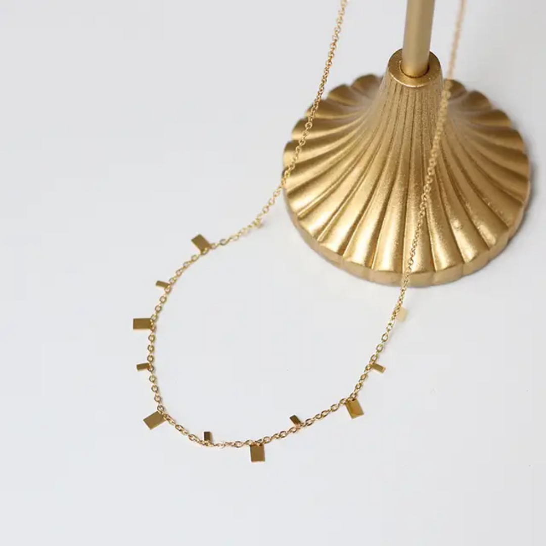 Minimal Chain Necklace