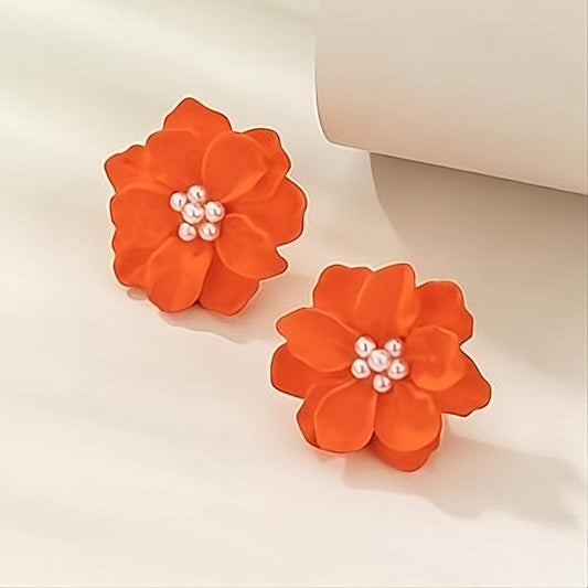 Flower Pearl Stud Earrings - Berry Pop Co