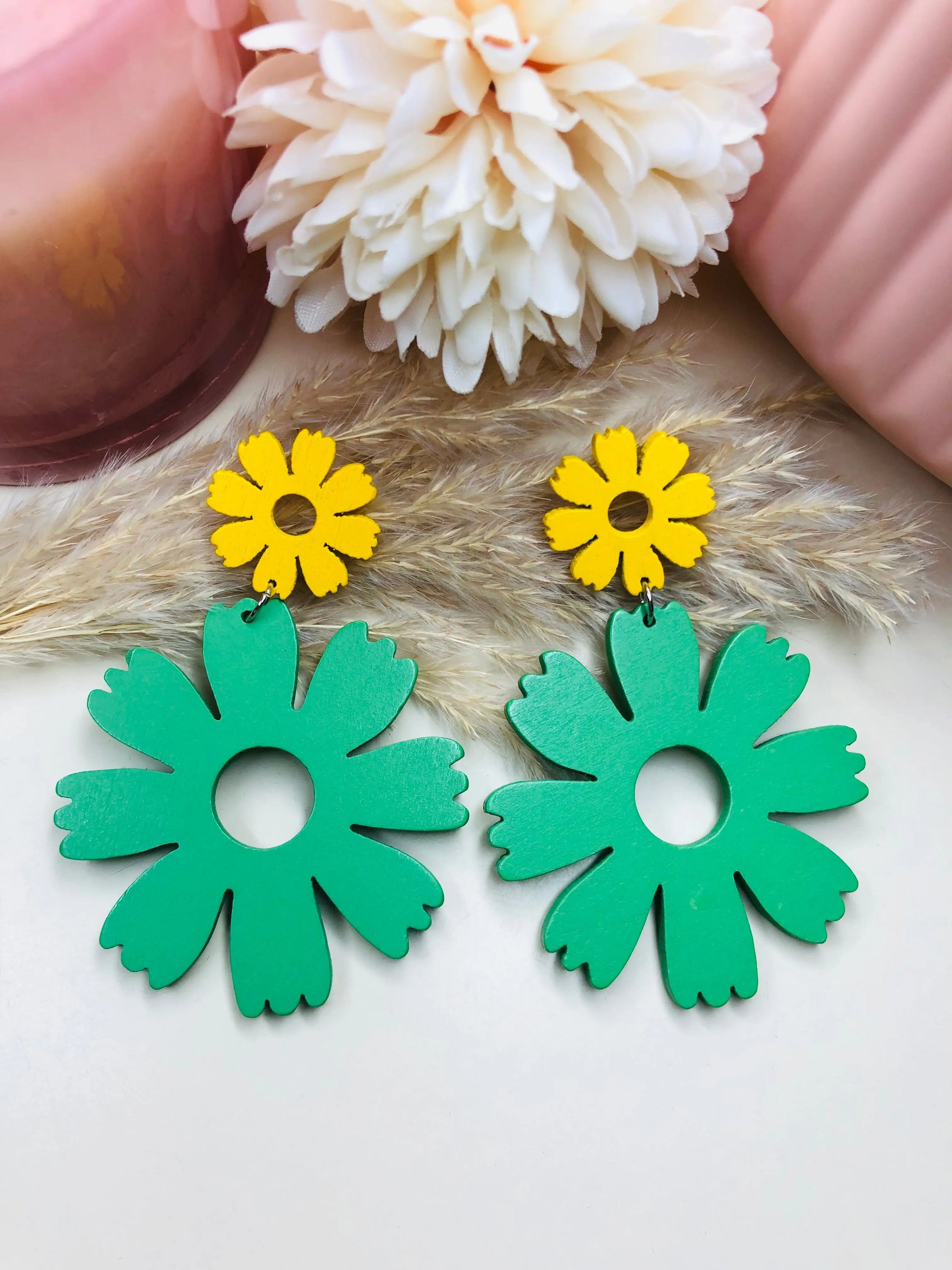 Quirky Green Yellow Flower Earrings 🌼 - Berry Pop Co