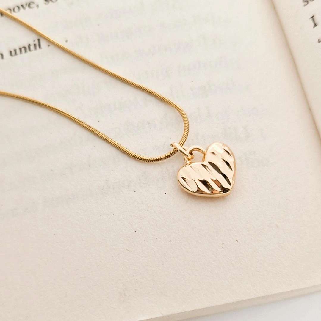 Minimal Heart Necklace