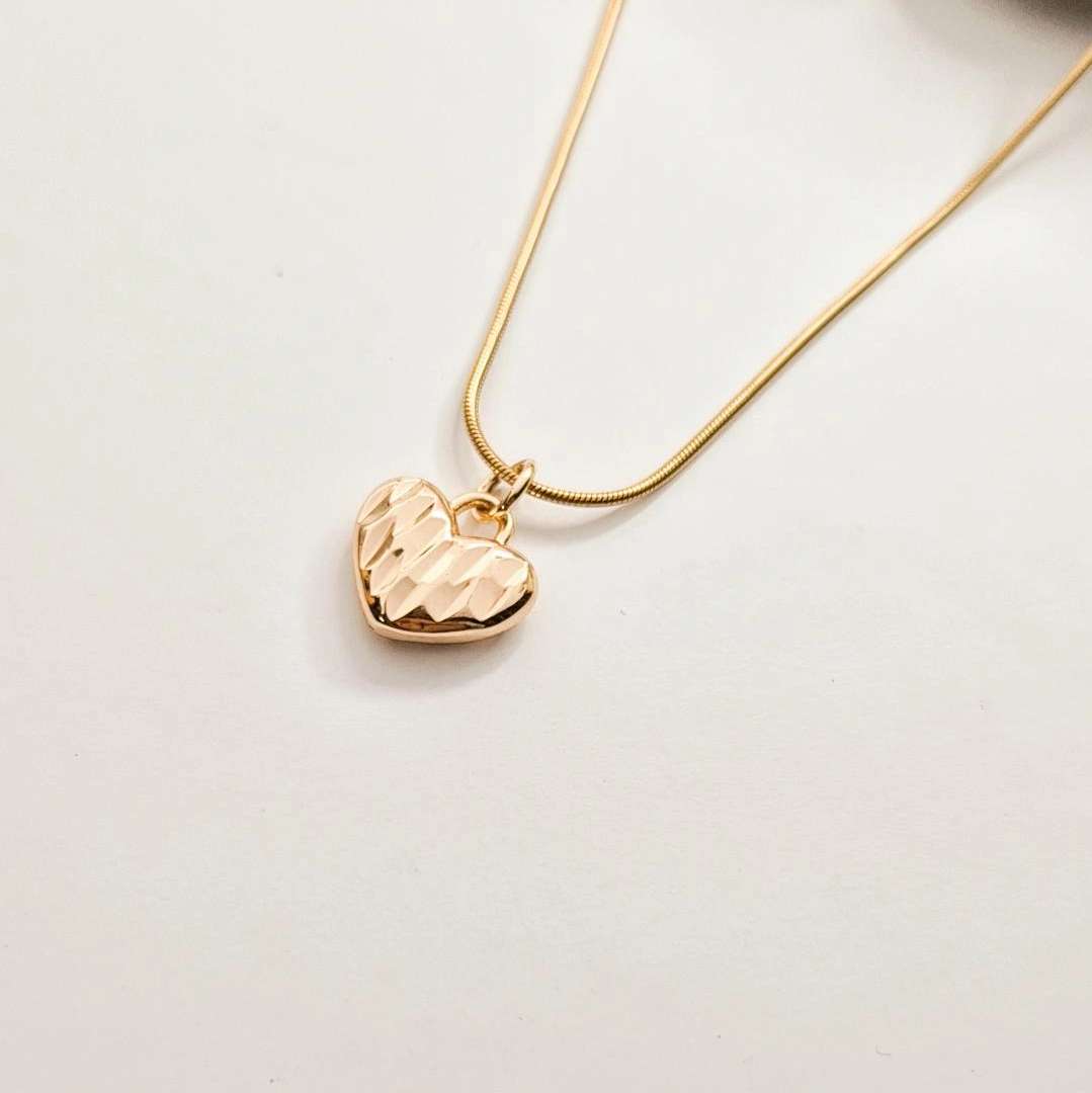 Minimal Heart Necklace