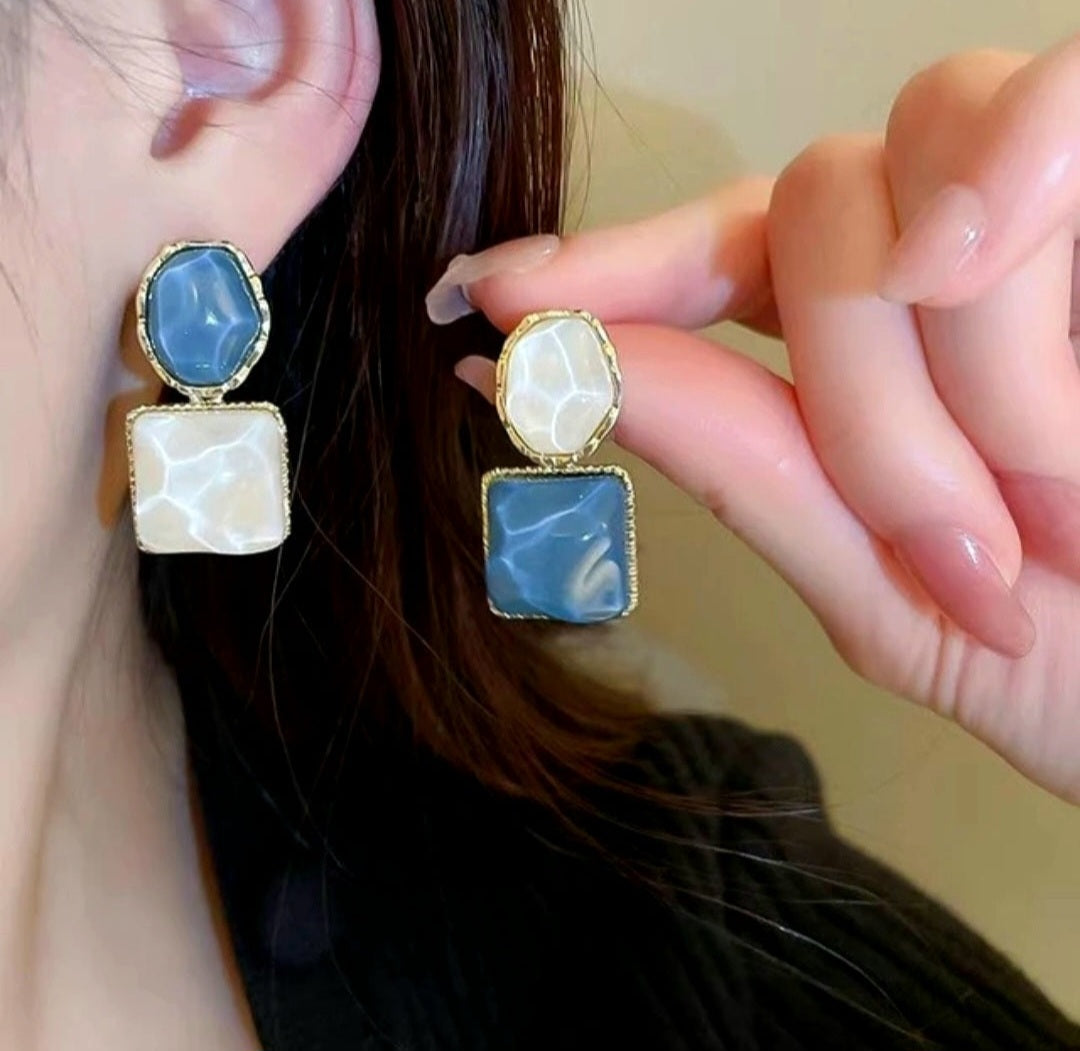 Blue-White Sparkle Water Earrings